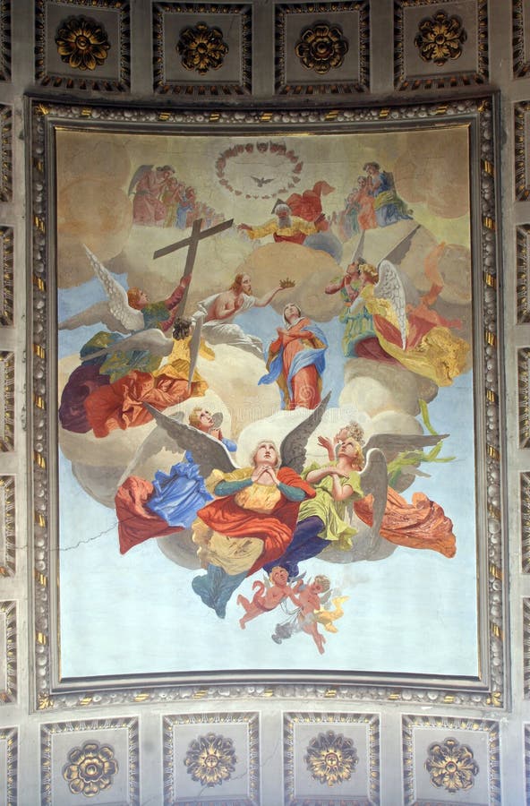 virgin mary коронования стоковые фотографии rf virgin mary коронования стоковые фотографии rf