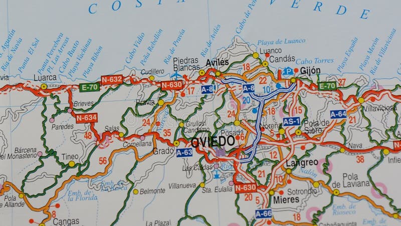 Visão Mais Detalhada Do Mapa De Espanha E Portugal Com As Ruas Das Várias  Cidades Milan Fevereiro De 2020 Video Estoque - Vídeo de cidade, estrada:  172375777