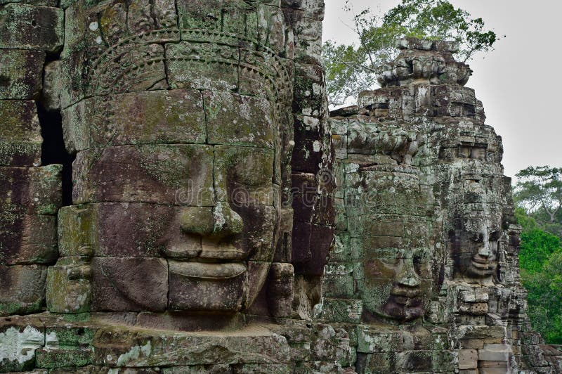 Visages en pierre de temple de Bayon, Siemreap, Cambodge image libre de droits Visages en pierre de temple de Bayon, Siemreap, Cambodge image libre de droits
