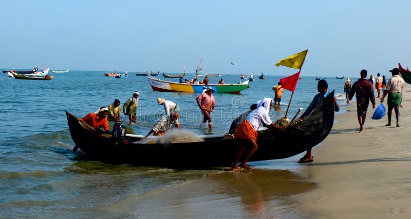 Vissersboten bij Marari-Strand, Kerala, India royalty-vrije stock afbeeldingen Vissersboten bij Marari-Strand, Kerala, India royalty-vrije stock afbeeldingen