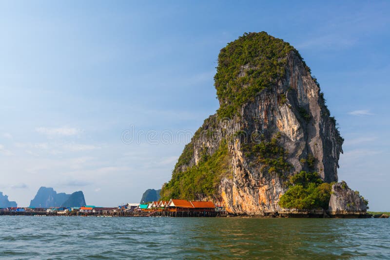 Vissersdorp bij Panyee-eiland royalty-vrije stock foto