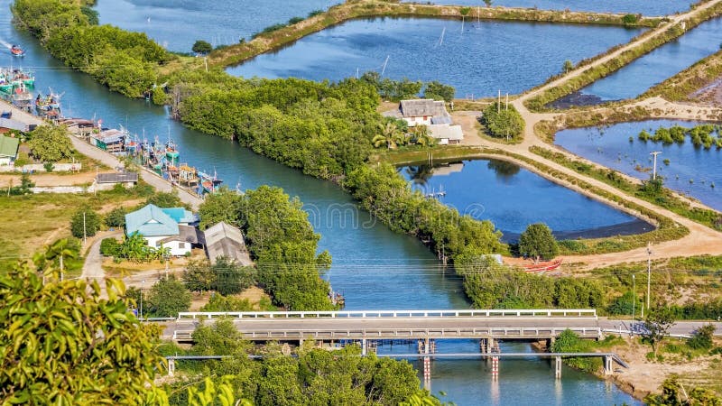 Vissersdorp op daglicht royalty-vrije stock afbeelding