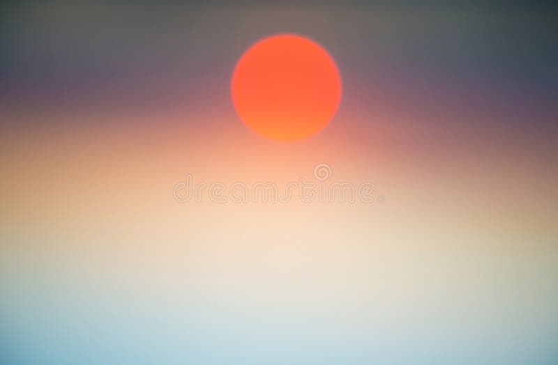 Vista abstracta del cielo y del sol de la puesta del sol Fondo de la naturaleza imagen de archivo Vista abstracta del cielo y del sol de la puesta del sol Fondo de la naturaleza imagen de archivo