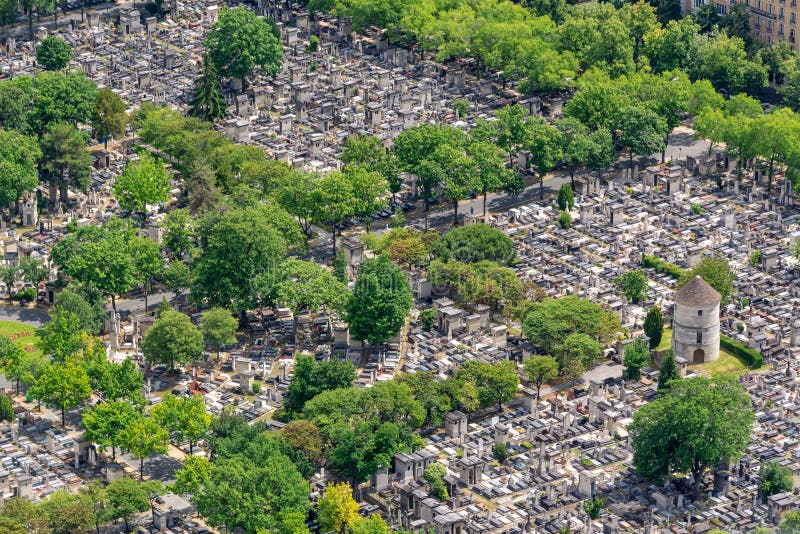 Vista aerea del cimitero di Montparnasse a Parigi fotografia stock Vista aerea del cimitero di Montparnasse a Parigi fotografia stock