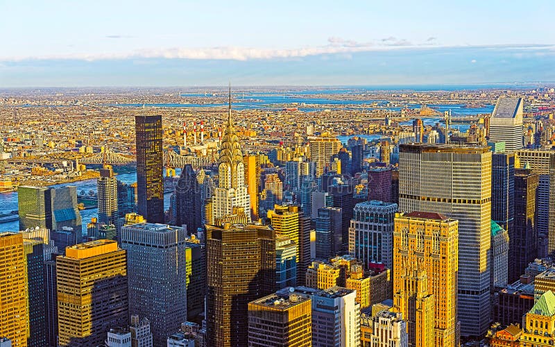 Vista aerea del riflesso di Midtown Manhattan e Long Island City fotografie stock Vista aerea del riflesso di Midtown Manhattan e Long Island City fotografie stock