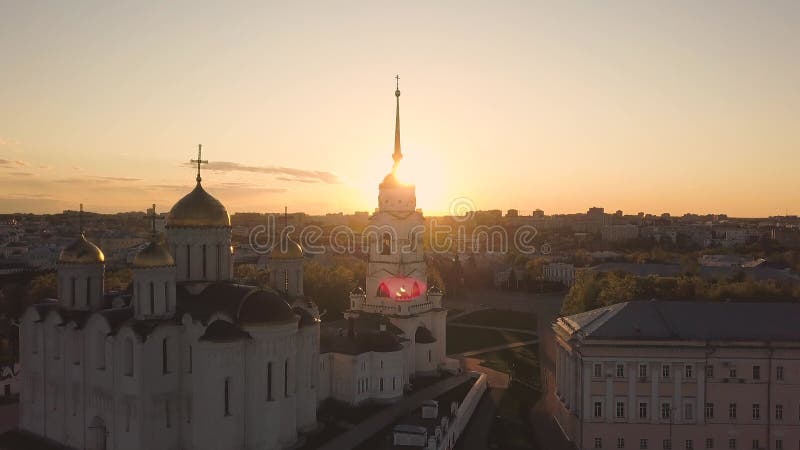 Vista aerea della cattedrale dell'Assunzione della città di vladimir.