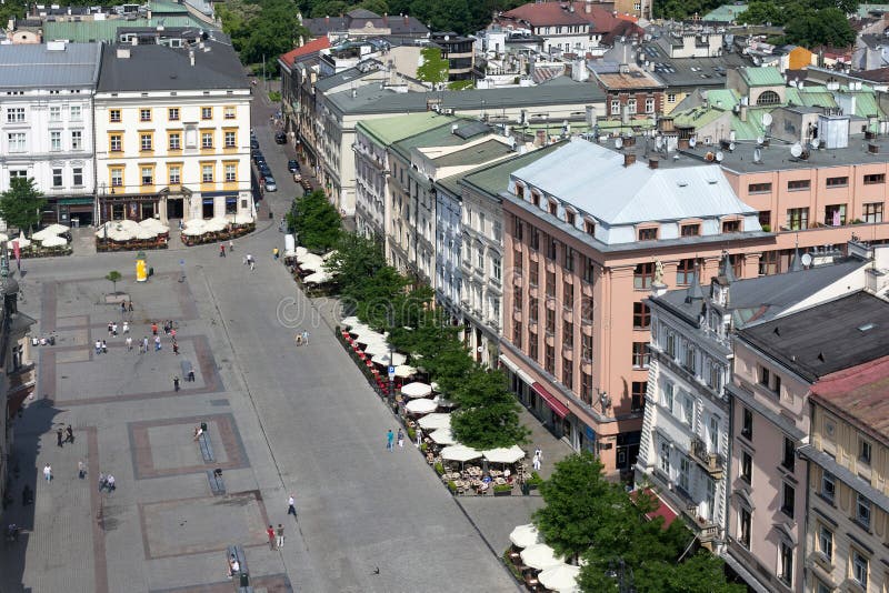 Vista aerea della parte del nord del quadrato principale del mercato di Cracovia fotografia stock libera da diritti Vista aerea della parte del nord del quadrato principale del mercato di Cracovia fotografia stock libera da diritti