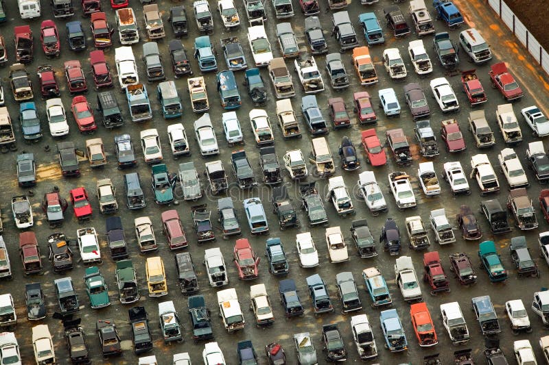 Vista aerea delle automobili demolite a Charlotte, Nord Carolina fotografia stock libera da diritti Vista aerea delle automobili demolite a Charlotte, Nord Carolina fotografia stock libera da diritti