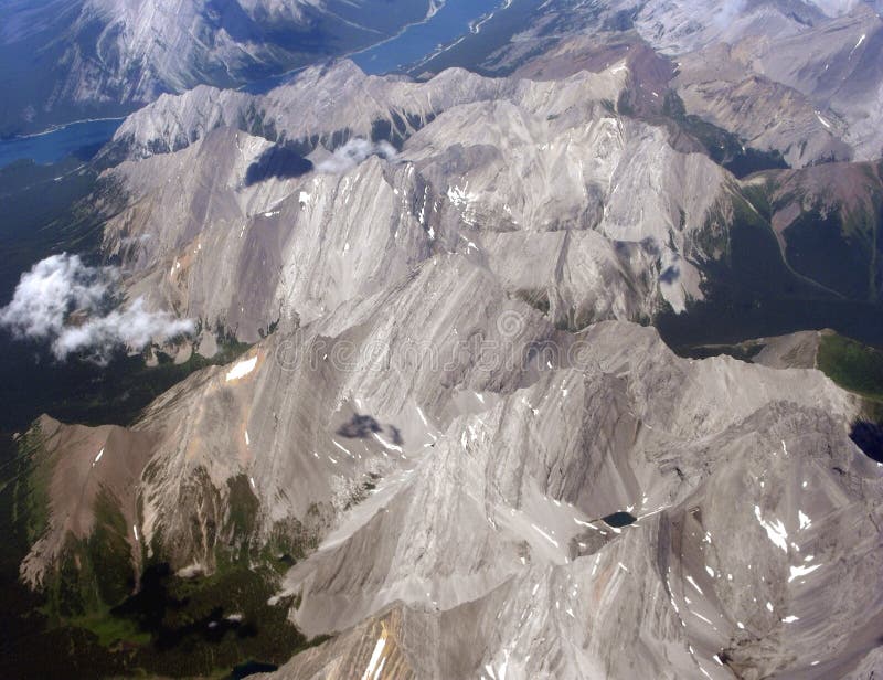 Vista aerea delle Montagne Rocciose canadesi, Canada immagine stock Vista aerea delle Montagne Rocciose canadesi, Canada immagine stock
