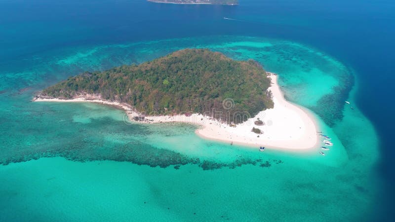 Vista aerea di bella isola di bambù tropicale in Tailandia