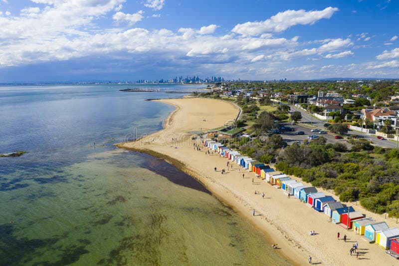 Vista aerea di Brighton Bathing Boxes e di Melbourne CBD