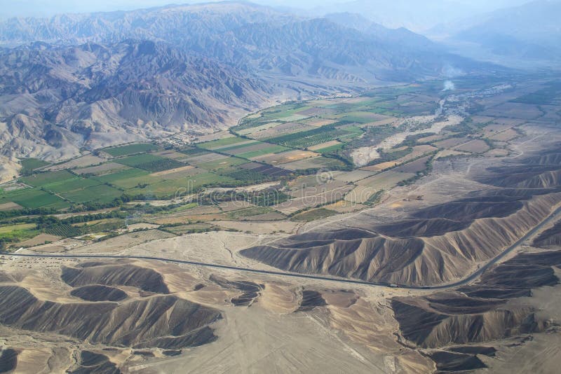 Vista aerea di Pampa de Jumana vicino a Nazca, Perù