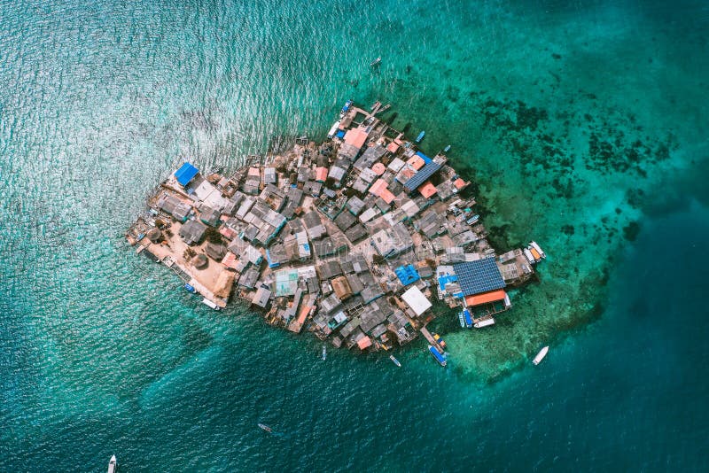 Vista aerea di Santa Cruz del islote l'isola popolosa al mondo