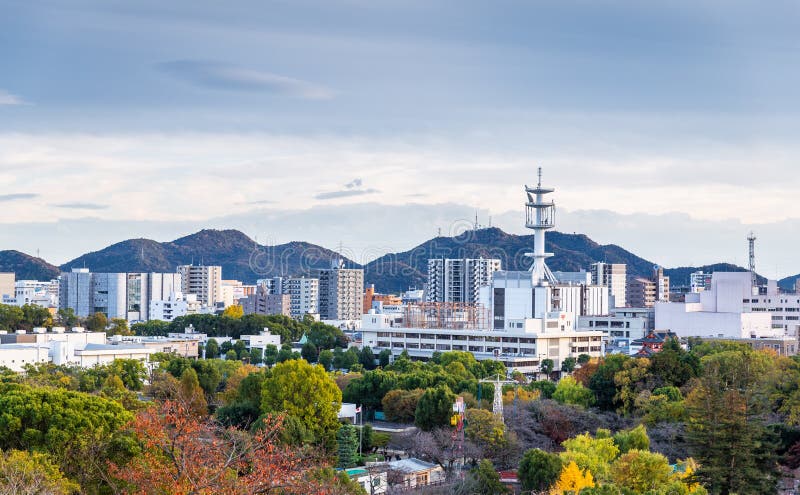 Vista aerea sulla città di Himeji fotografie stock libere da diritti Vista aerea sulla città di Himeji fotografie stock libere da diritti