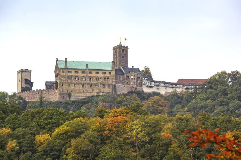 Vista al castello famoso di Wartburg Turingia fotografia stock libera da diritti Vista al castello famoso di Wartburg Turingia fotografia stock libera da diritti