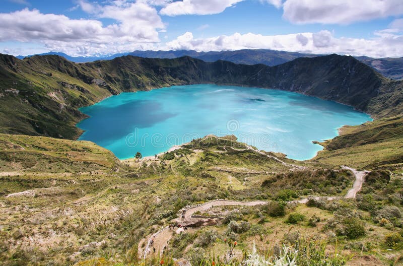 Vista asombrosa del lago de la caldera de Quilotoa fotografía de archivo libre de regalías Vista asombrosa del lago de la caldera de Quilotoa fotografía de archivo libre de regalías