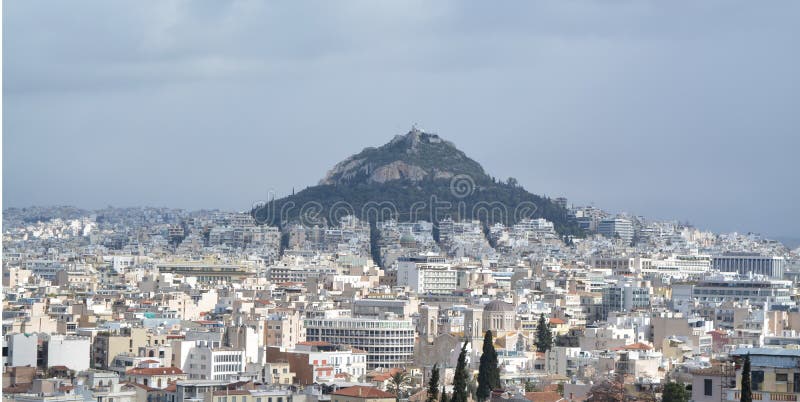 Vista a Atenas de um dos montes fotografia de stock royalty free Vista a Atenas de um dos montes fotografia de stock royalty free