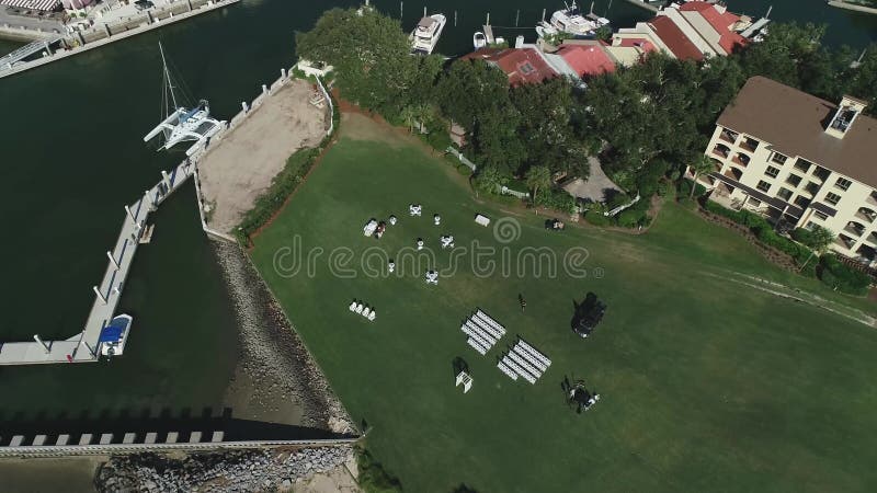 Vista aérea da baía do yacht club video estoque