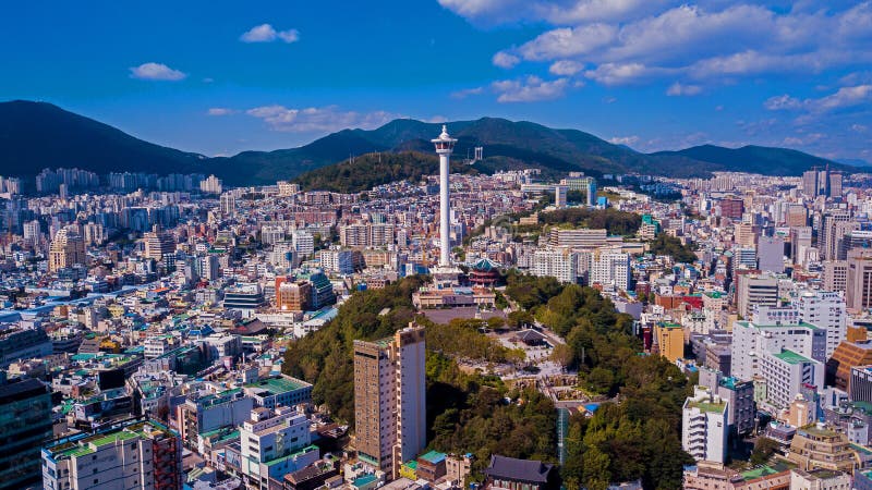 Vista aérea da cidade de Busan, Coreia do Sul Vista aérea do zangão imagem de stock Vista aérea da cidade de Busan, Coreia do Sul Vista aérea do zangão imagem de stock