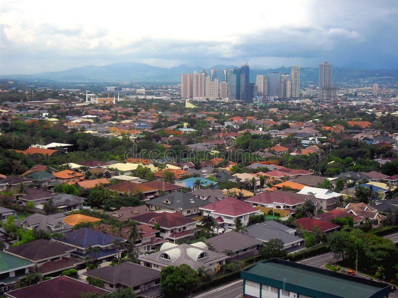 Vista aérea da cidade de Pasig, de Marikina e de Quezon nas Filipinas, Ásia imagens de stock royalty free Vista aérea da cidade de Pasig, de Marikina e de Quezon nas Filipinas, Ásia imagens de stock royalty free