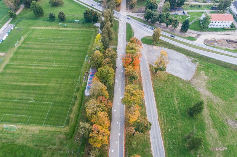 Vista aérea da cidade na estação do outono fotografia de stock