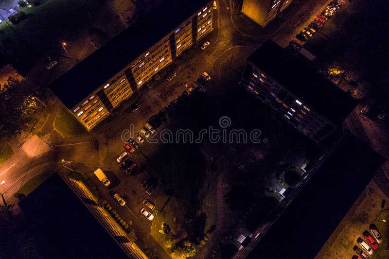 Vista aérea da cidade na noite foto de stock