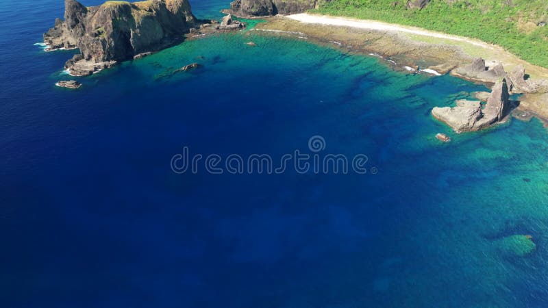 Vista aérea da ilha verde em Taiwan filme