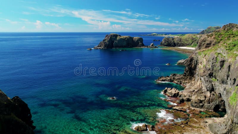Vista aérea da ilha verde em Taiwan vídeos de arquivo