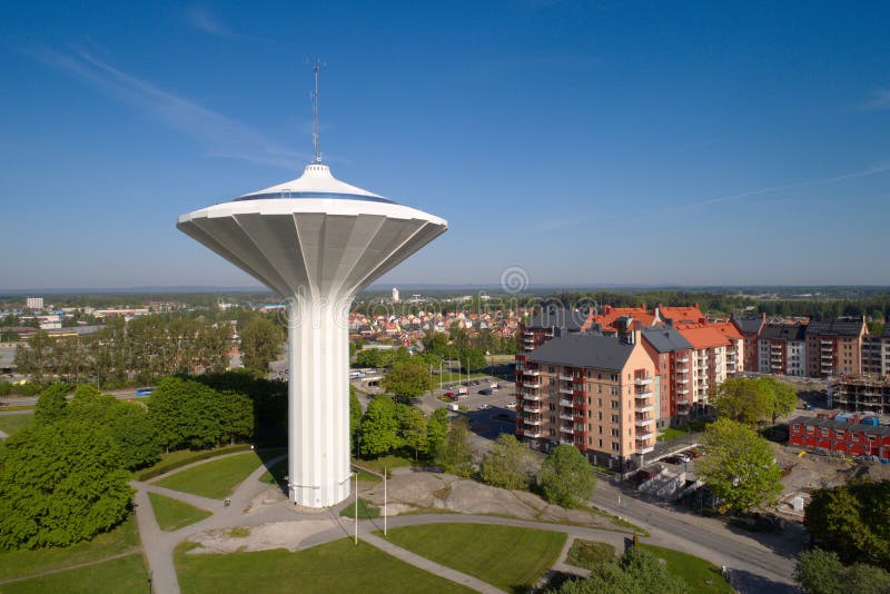 Vista aérea da torre de água Svampen foto de stock Vista aérea da torre de água Svampen foto de stock