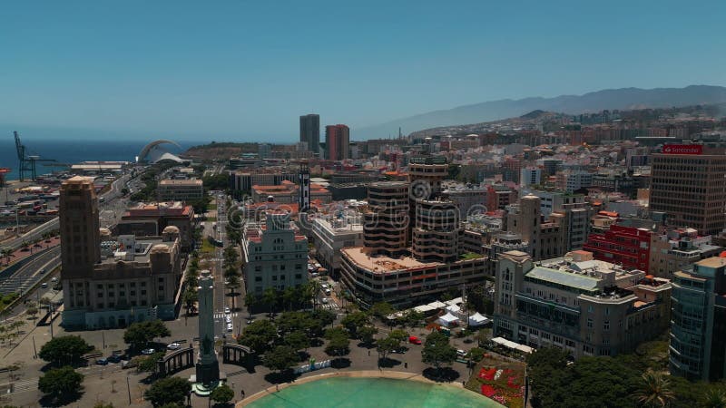 Vista aérea de drones da plaza espana fountain santa cruz tenerife na ilha canária