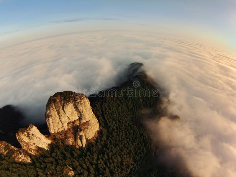Vista aérea de la montaña del abejón imagenes de archivo Vista aérea de la montaña del abejón imagenes de archivo