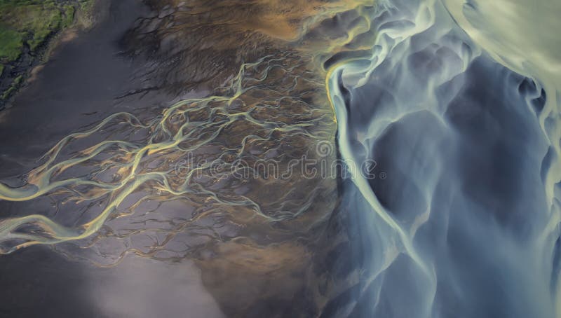 Vista aérea de los ríos glaciares en Islandia
