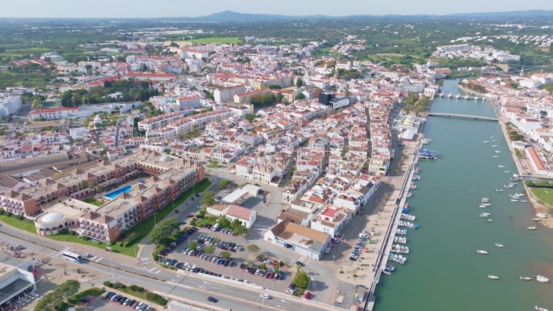 Vista aérea de Tavira en el Algarve de Portugal almacen de video