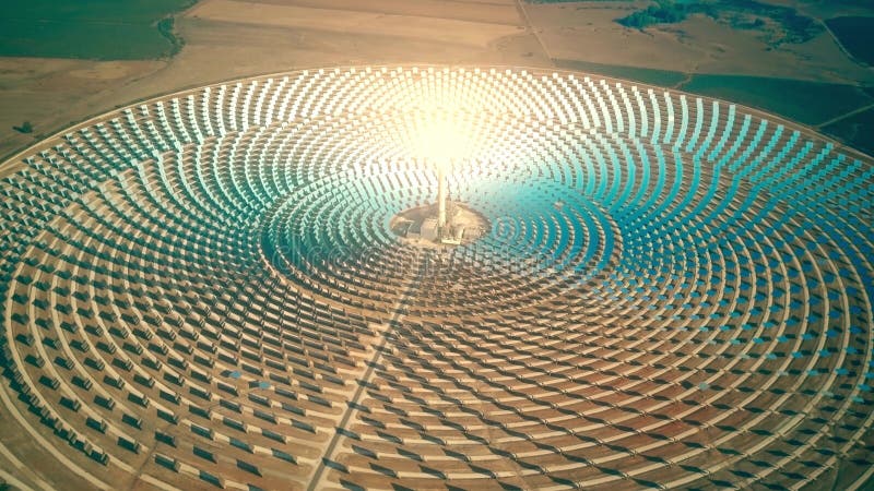Vista aérea de uma planta de energias solares concentrada moderna