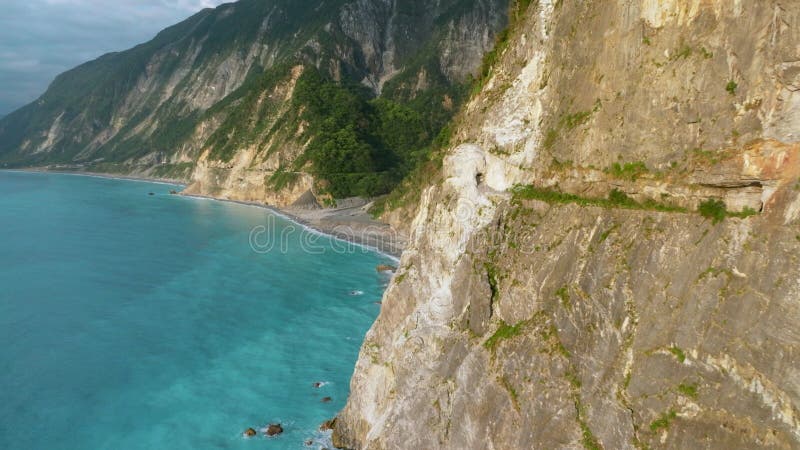 Vista aérea del acantilado Qingshui en el Parque Nacional de Taroko Taiwán almacen de video