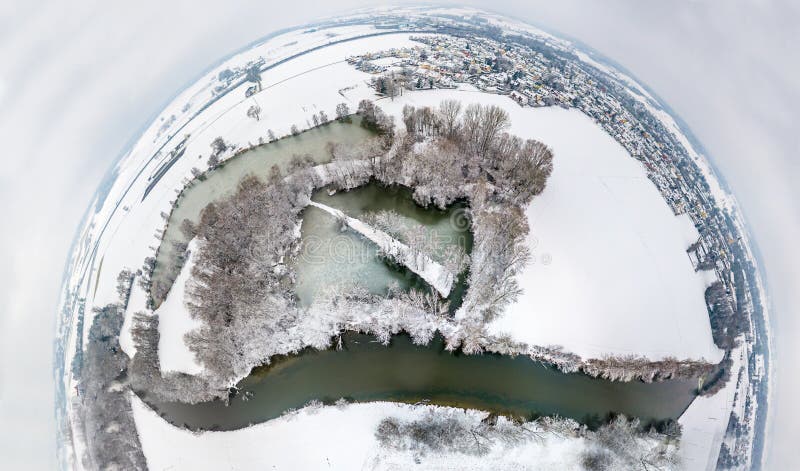 Vista aérea del bei Freising de Allershausen en la nieve foto de archivo libre de regalías Vista aérea del bei Freising de Allershausen en la nieve foto de archivo libre de regalías