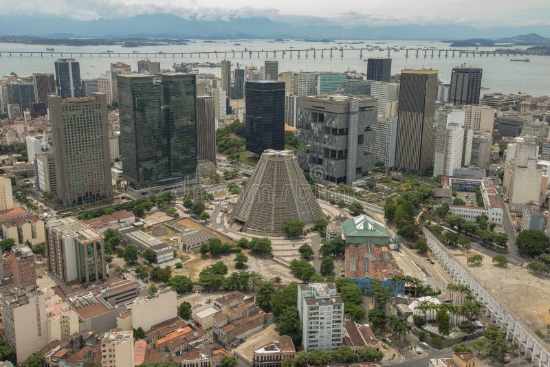 Vista aérea del centro urbano con la catedral y los arcos metropolitanos de Lapa fotografía de archivo libre de regalías Vista aérea del centro urbano con la catedral y los arcos metropolitanos de Lapa fotografía de archivo libre de regalías