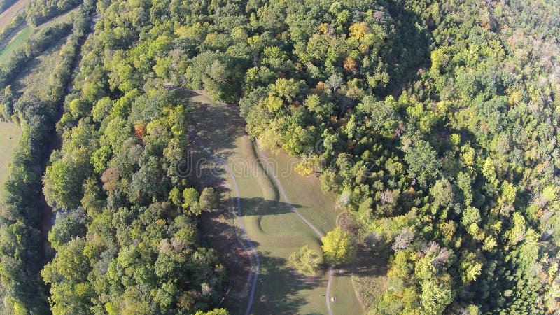 Vista aérea del gran montón de la serpiente, Ohio imagen de archivo Vista aérea del gran montón de la serpiente, Ohio imagen de archivo