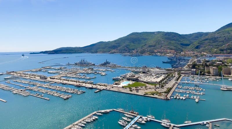 Vista aérea do La Spezia, Itália imagem de stock Vista aérea do La Spezia, Itália imagem de stock