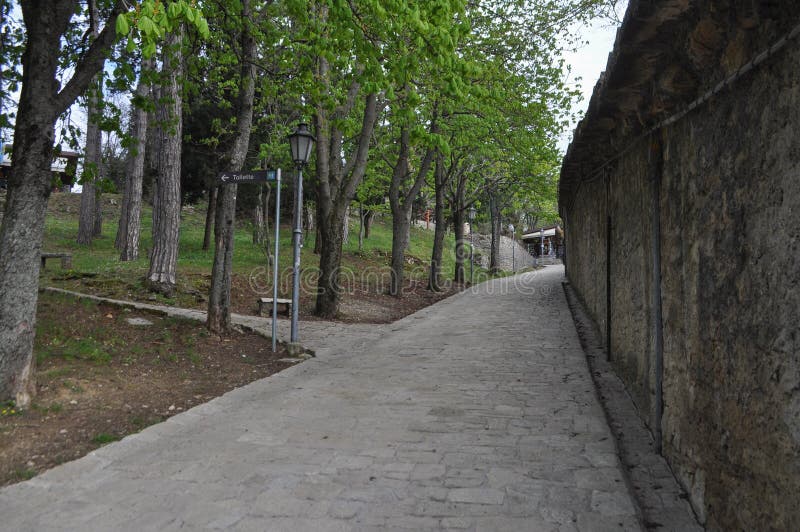 Vista da cidade de san marino fotos de stock royalty free