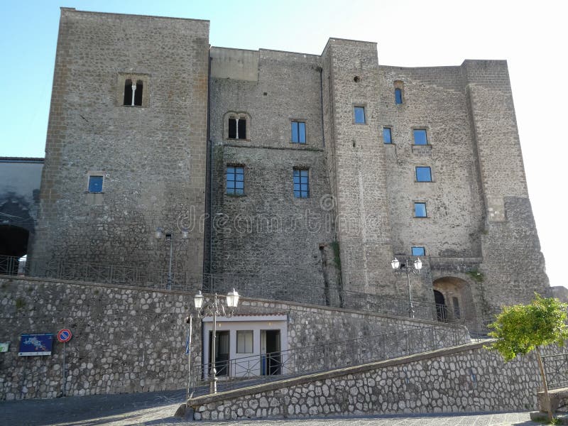 Vista da cidade de Sessa Aurunca foto de stock