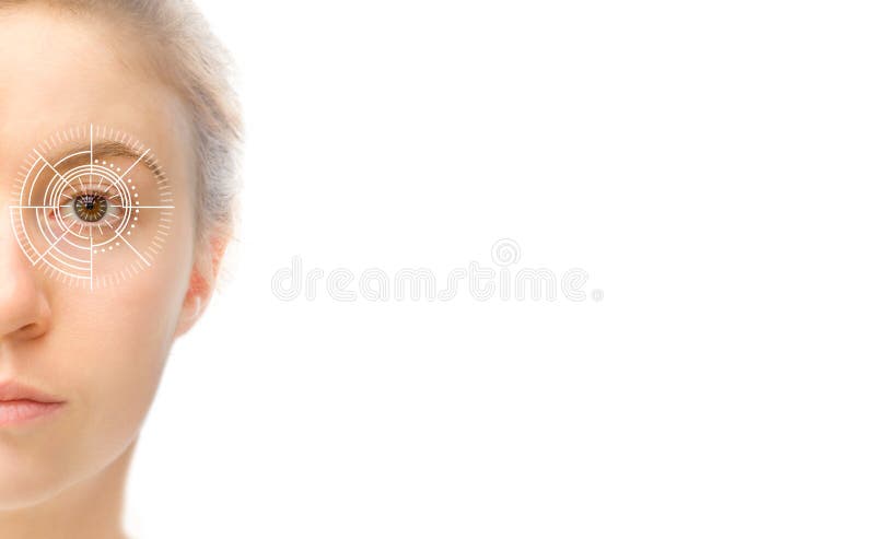 Vista da jovem mulher ou teste do olho com tecnologia da carta imagens de stock royalty free Vista da jovem mulher ou teste do olho com tecnologia da carta imagens de stock royalty free