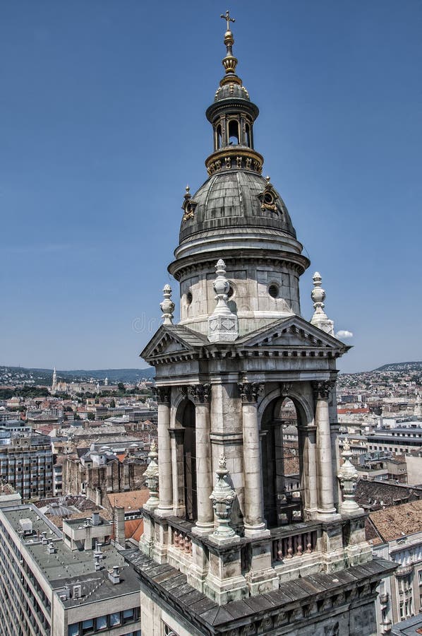 Vista da parte superior da catedral do St Stephans em Budapest Hungria fotografia de stock royalty free Vista da parte superior da catedral do St Stephans em Budapest Hungria fotografia de stock royalty free