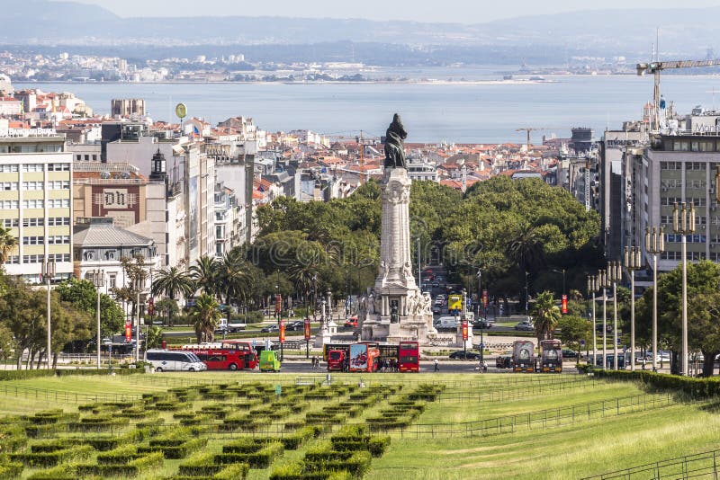 Vista da parte superior do parque Eduardo em Lisboa fotografia de stock Vista da parte superior do parque Eduardo em Lisboa fotografia de stock