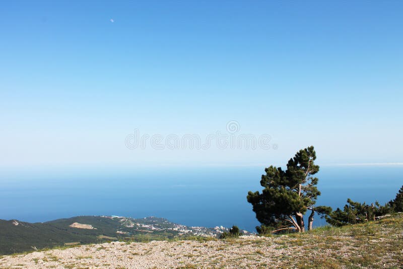 Vista das montanhas ao Mar Negro fotografia de stock royalty free Vista das montanhas ao Mar Negro fotografia de stock royalty free