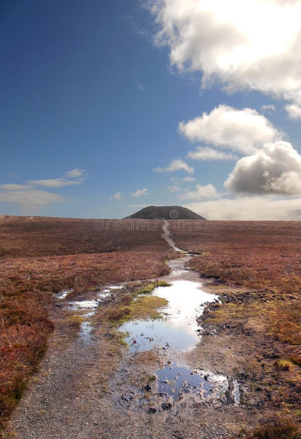 Vista de Knocknarea Sligo Irlanda después de la tormenta Vista de Knocknarea Sligo Irlanda después de la tormenta