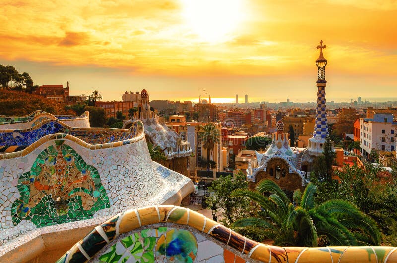 Vista de la ciudad del parque Guell en Barcelona fotos de archivo Vista de la ciudad del parque Guell en Barcelona fotos de archivo