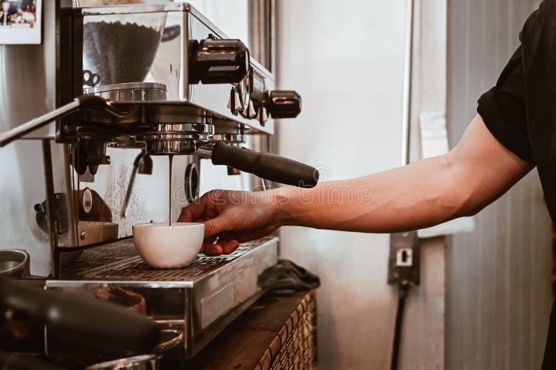 Cafetera cápsulas fotos de stock, imágenes de Cafetera cápsulas sin  royalties