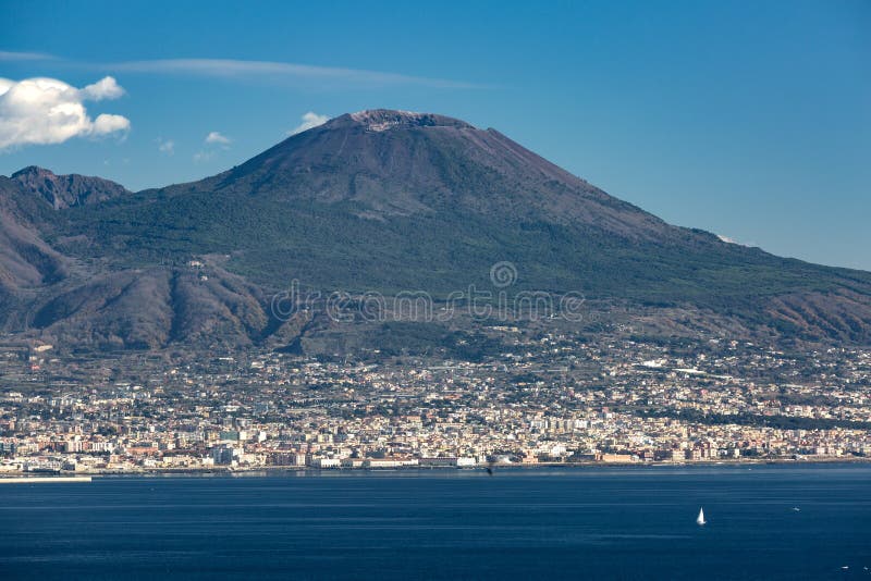 Vista de la montaña de Vesuvio imágenes de archivo libres de regalías Vista de la montaña de Vesuvio imágenes de archivo libres de regalías