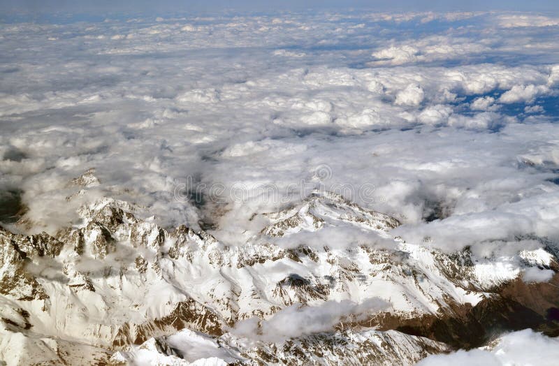 Vista de las montañas del Cáucaso desde arriba
